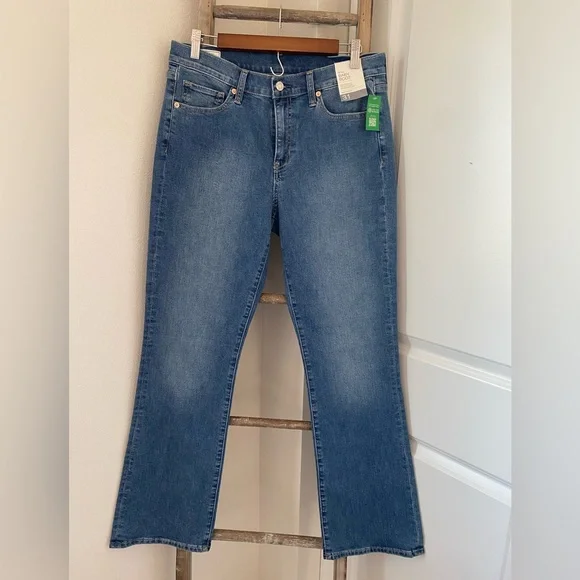 NWT - GAP - Mid Rise Baby Boot Jeans - Size 31/12 - Picture 6 of 11